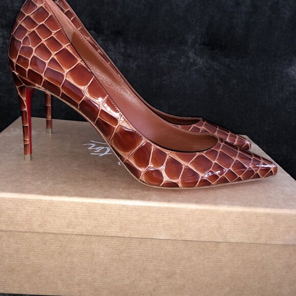 Christian Louboutin Kate 85 Alligator-Embossed Leather Pump - Picture 2 of 10